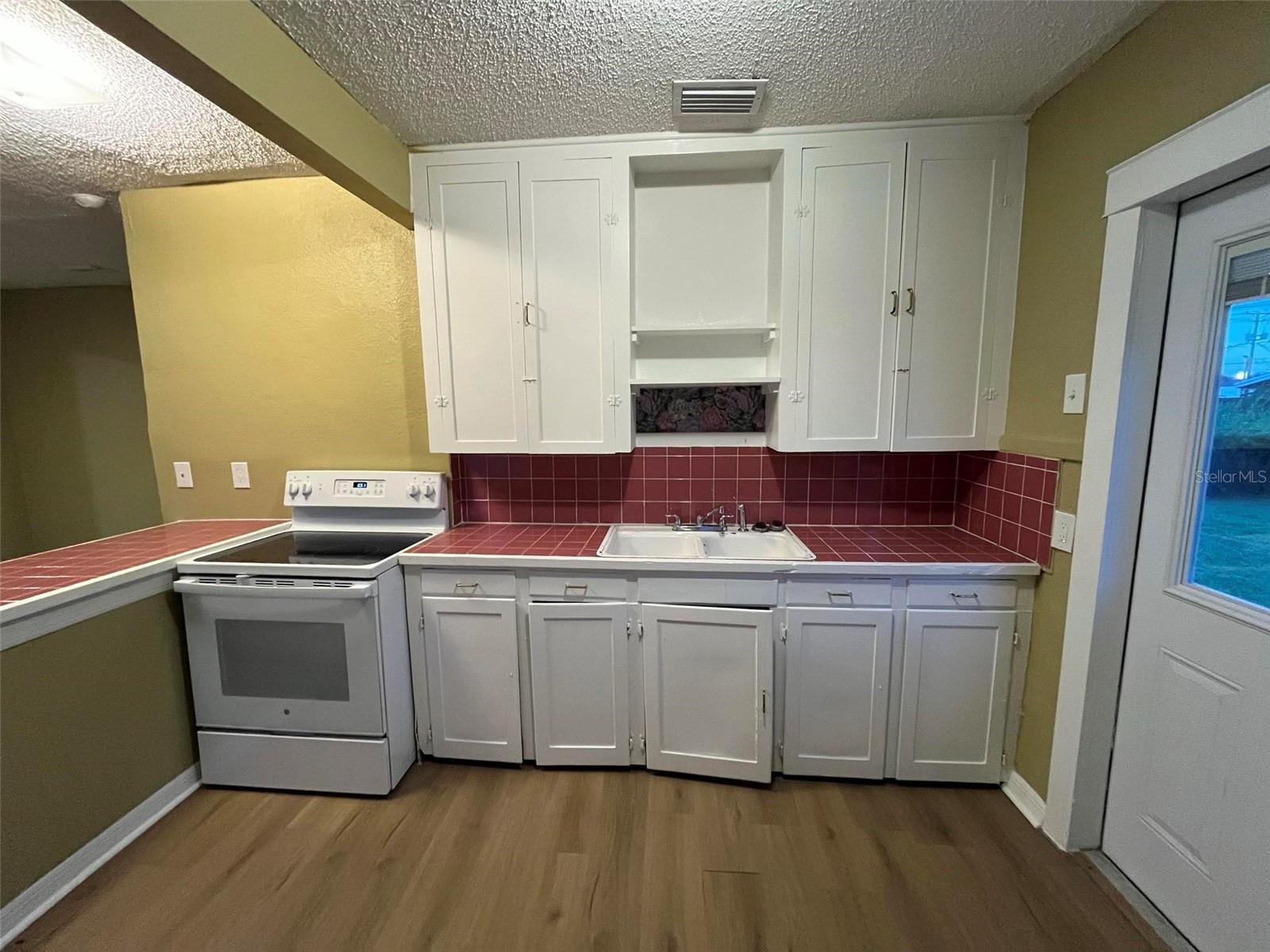 EDGEWATER PARK - Residential Lease