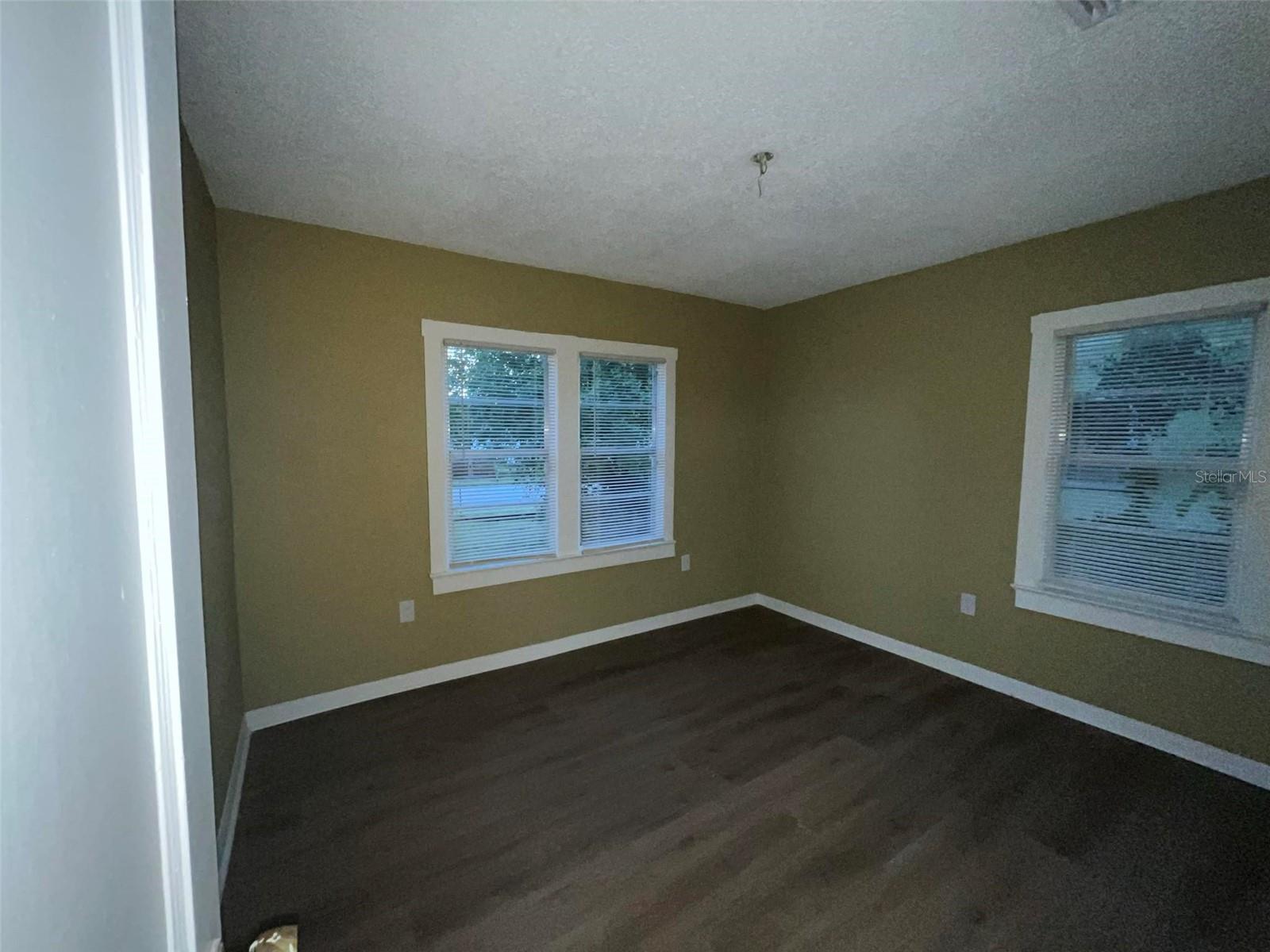 EDGEWATER PARK - Residential Lease