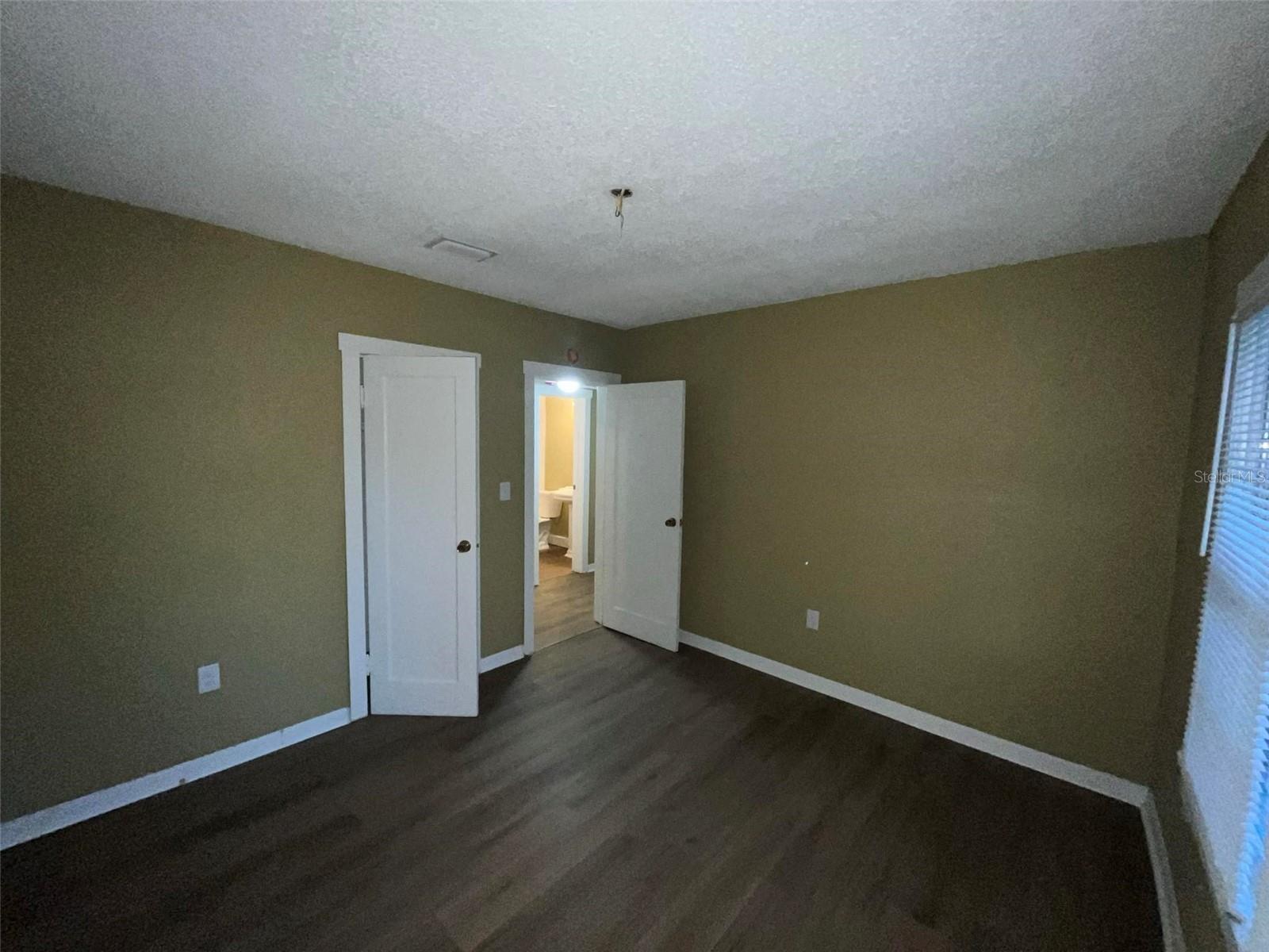 EDGEWATER PARK - Residential Lease