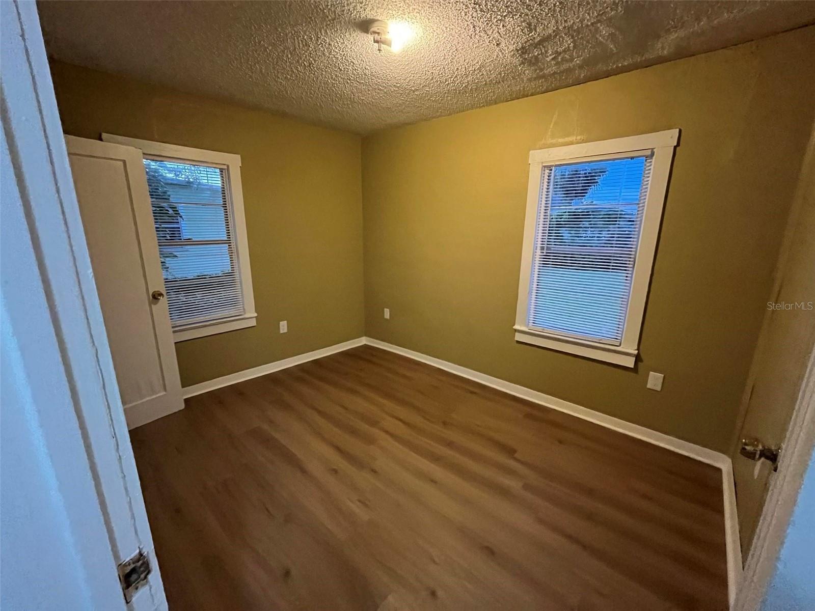 EDGEWATER PARK - Residential Lease