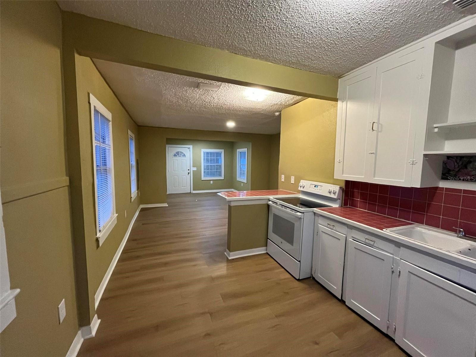 EDGEWATER PARK - Residential Lease