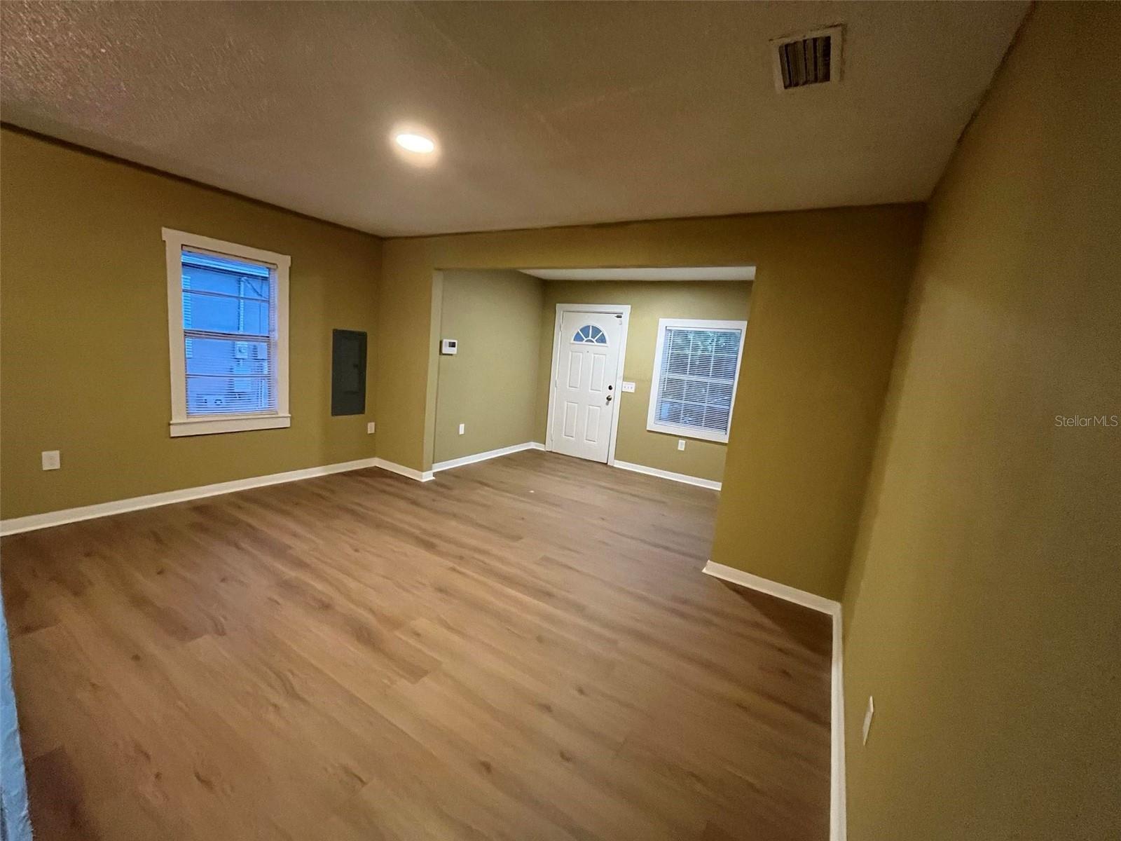 EDGEWATER PARK - Residential Lease