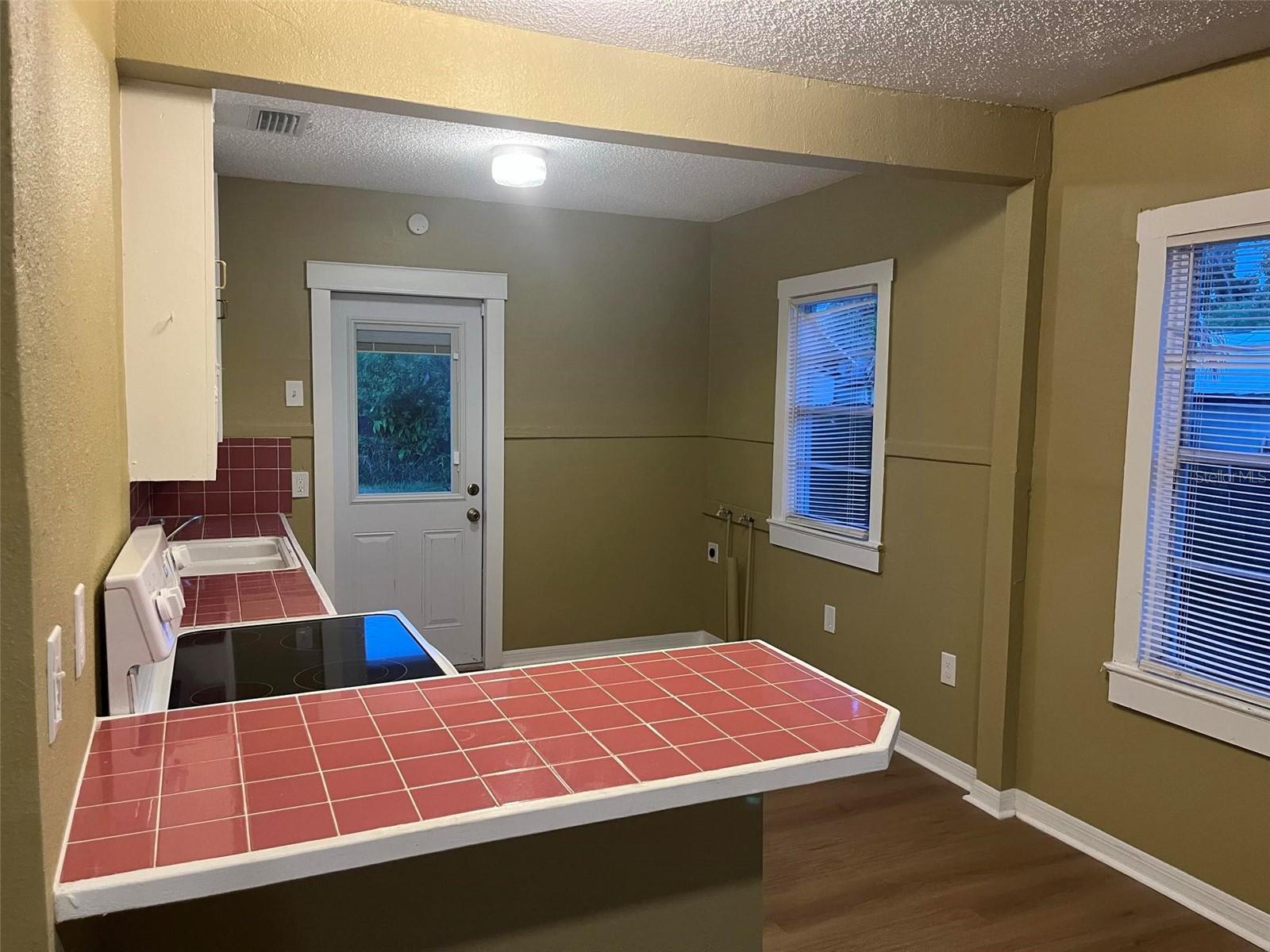 EDGEWATER PARK - Residential Lease