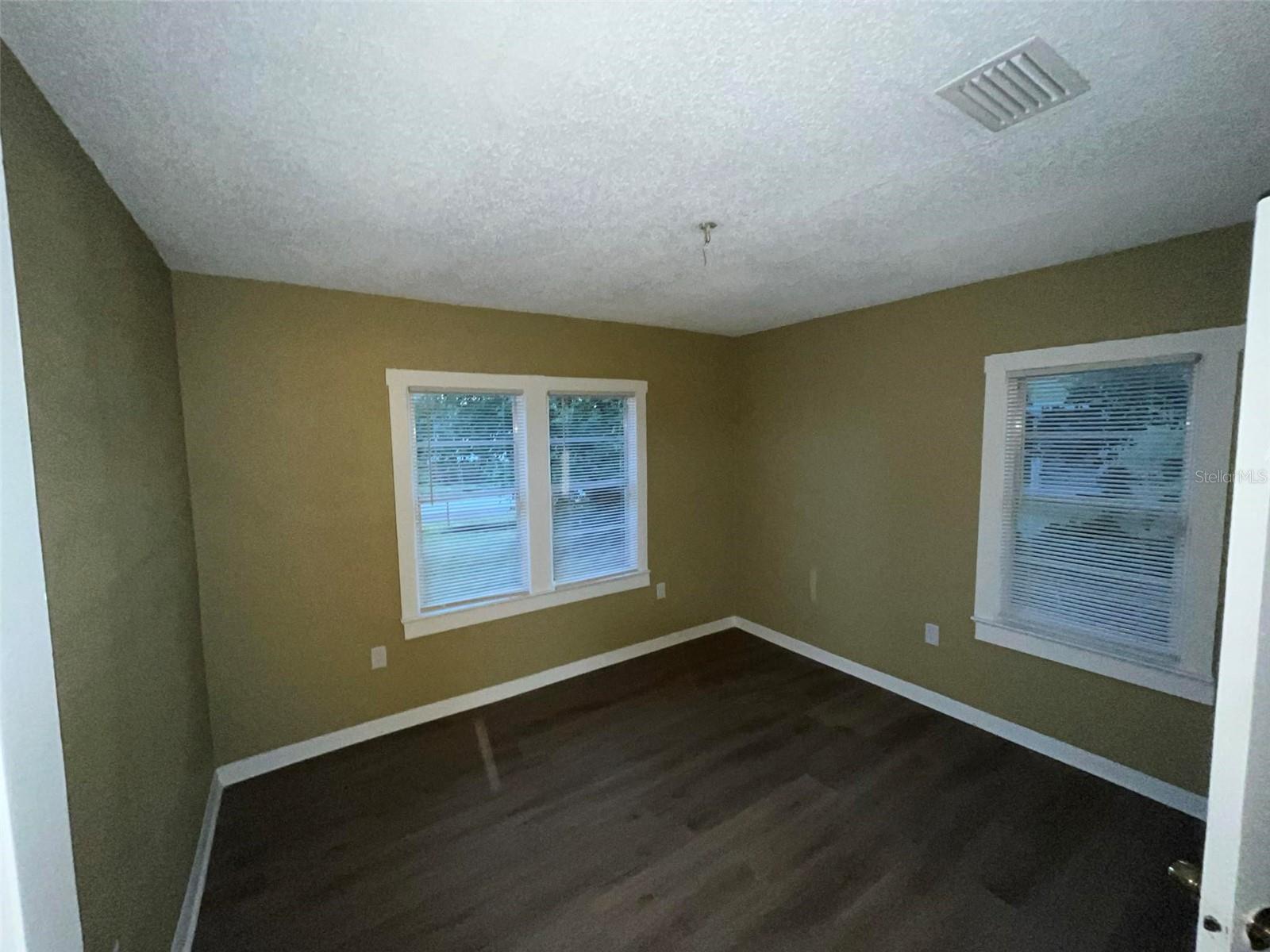 EDGEWATER PARK - Residential Lease