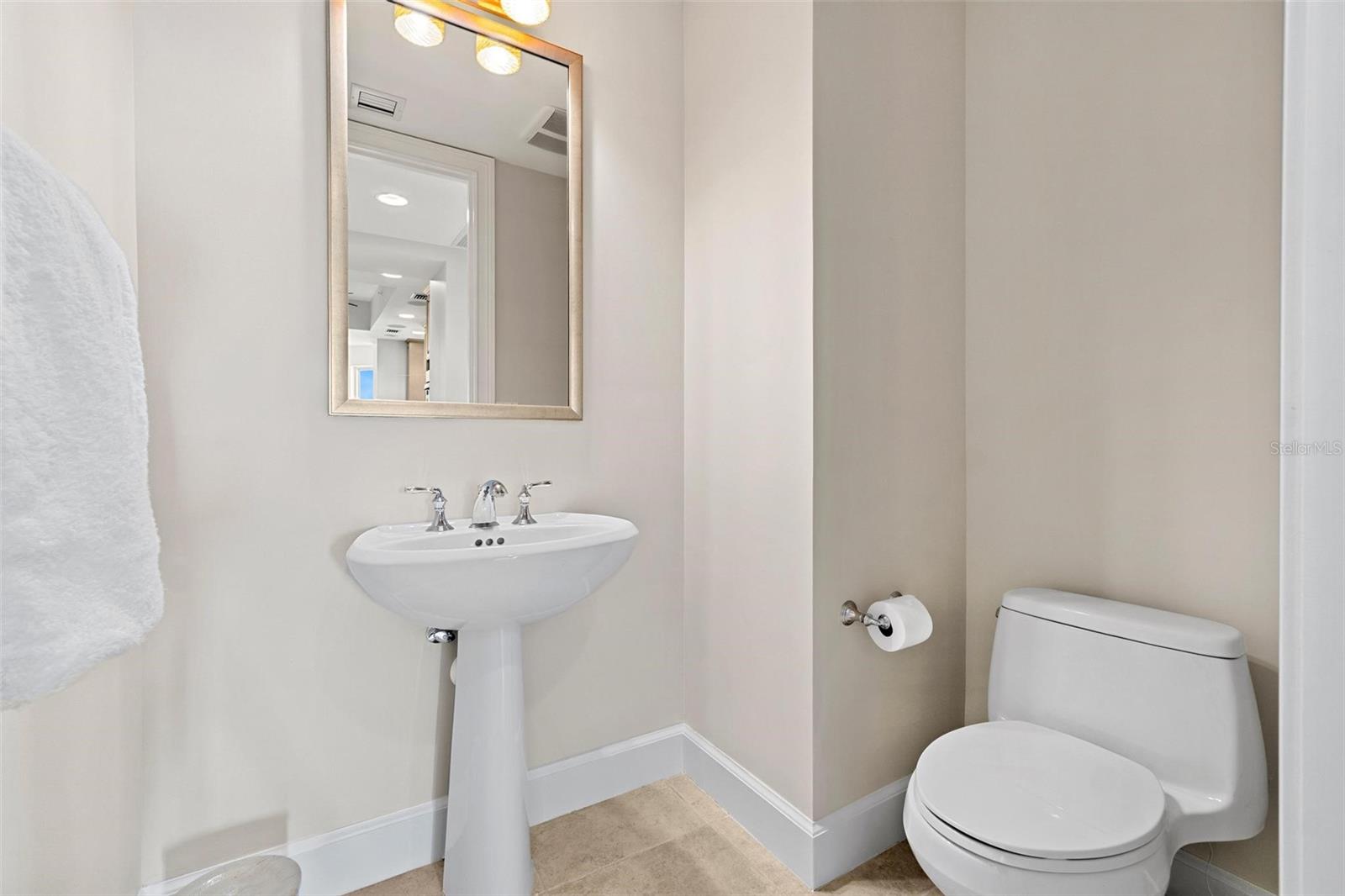 PARKSHORE PLAZA CONDO - Residential