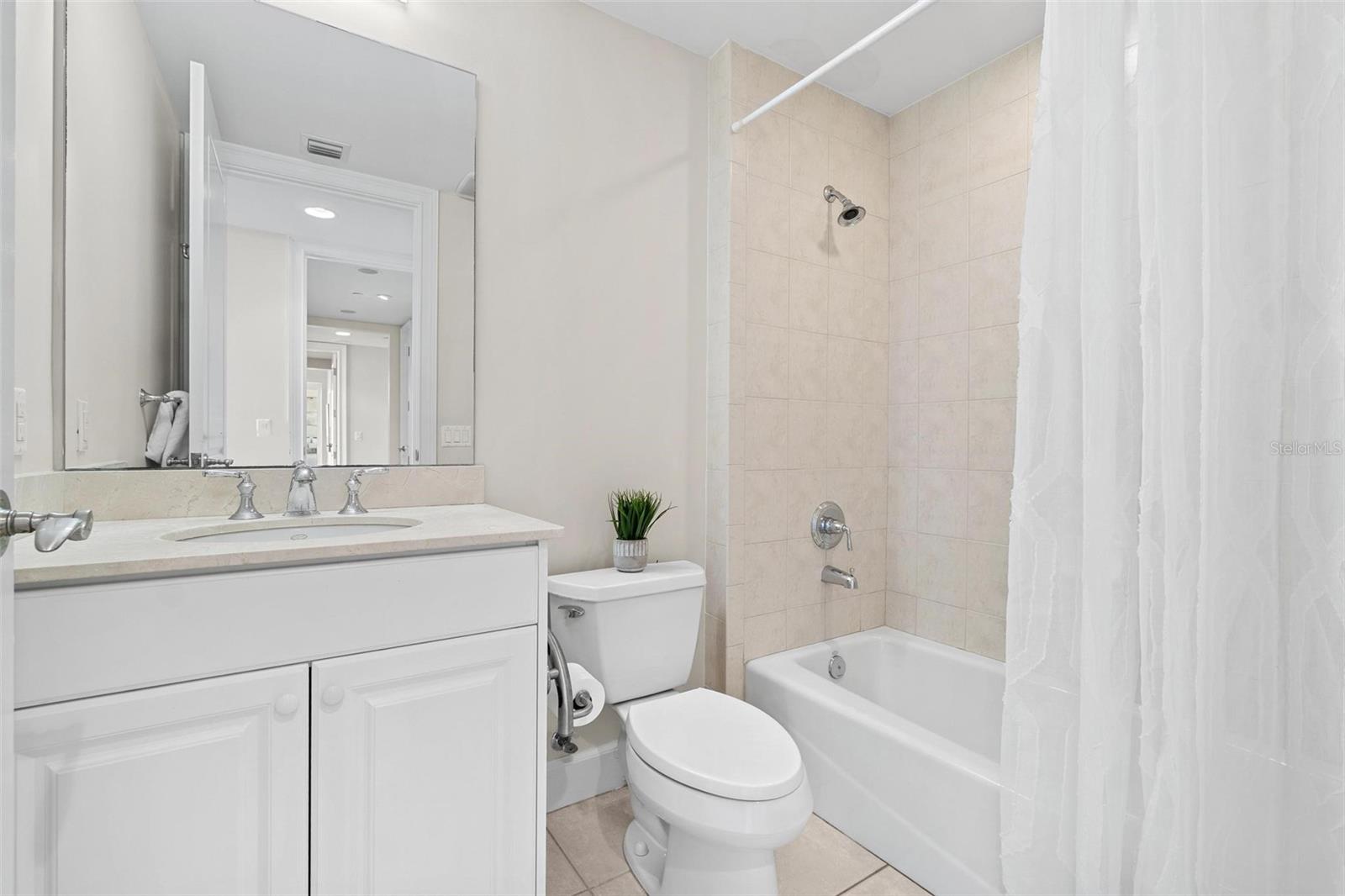 PARKSHORE PLAZA CONDO - Residential