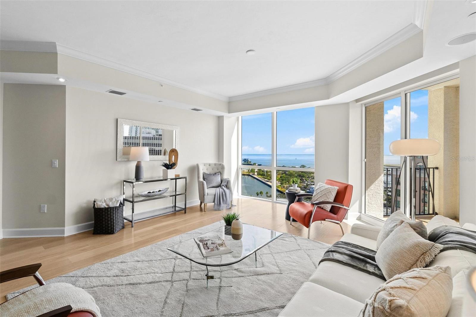 300 BEACH DRIVE NE 1604