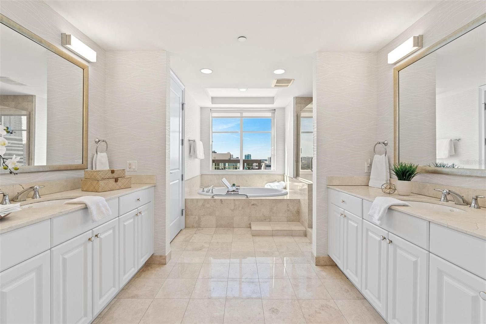 PARKSHORE PLAZA CONDO - Residential