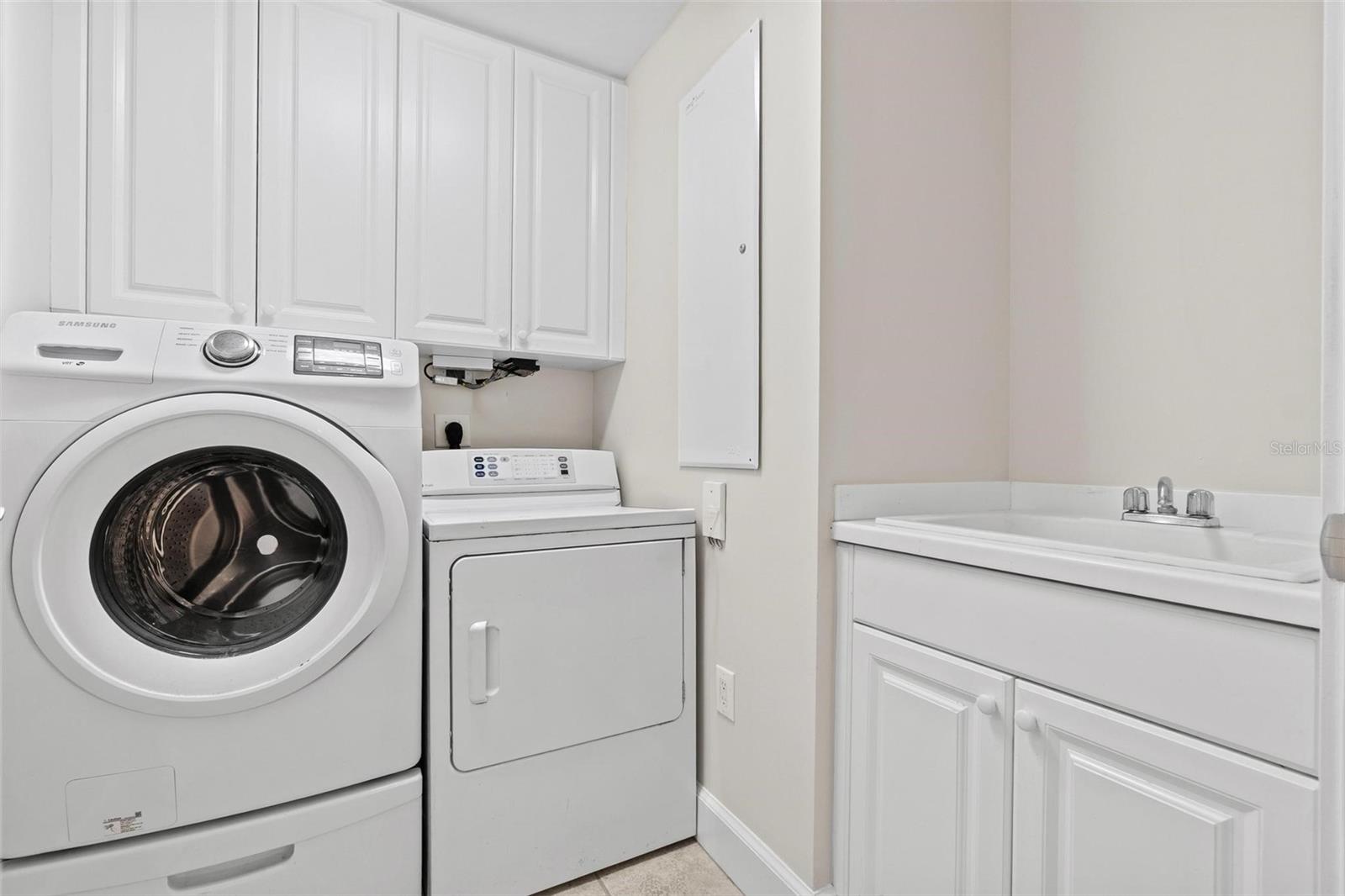 PARKSHORE PLAZA CONDO - Residential