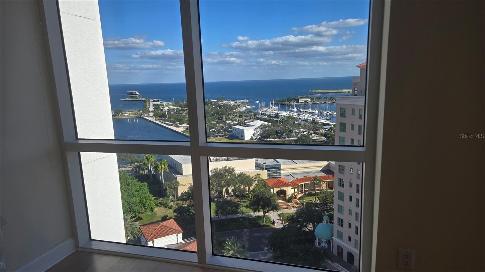 PARKSHORE PLAZA CONDO - Residential
