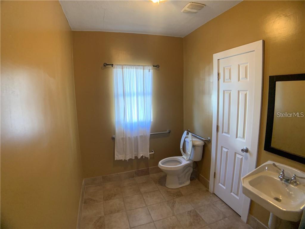 HAGLE SUB - Commercial Lease