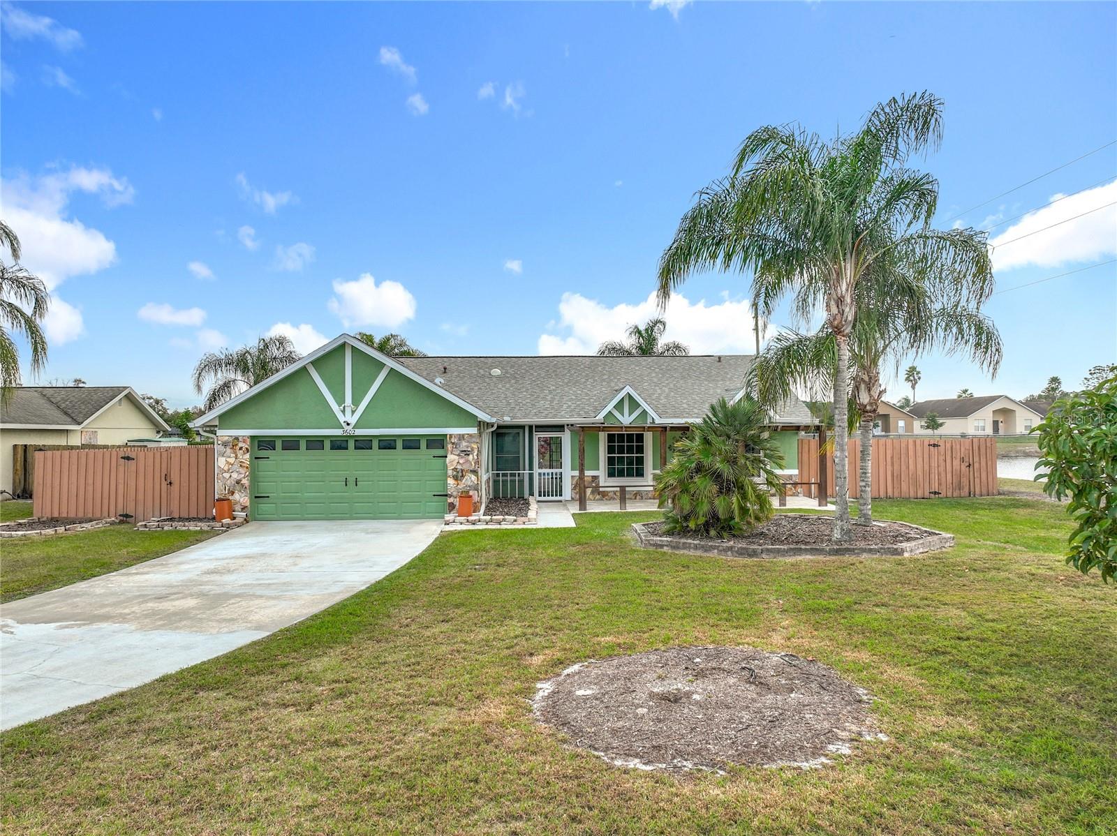 HUNTERS TRACE - Residential