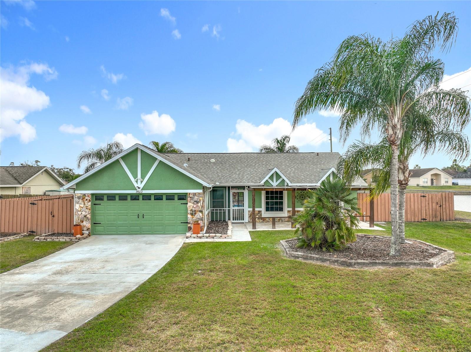 HUNTERS TRACE - Residential