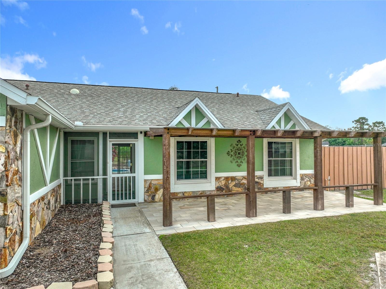 HUNTERS TRACE - Residential