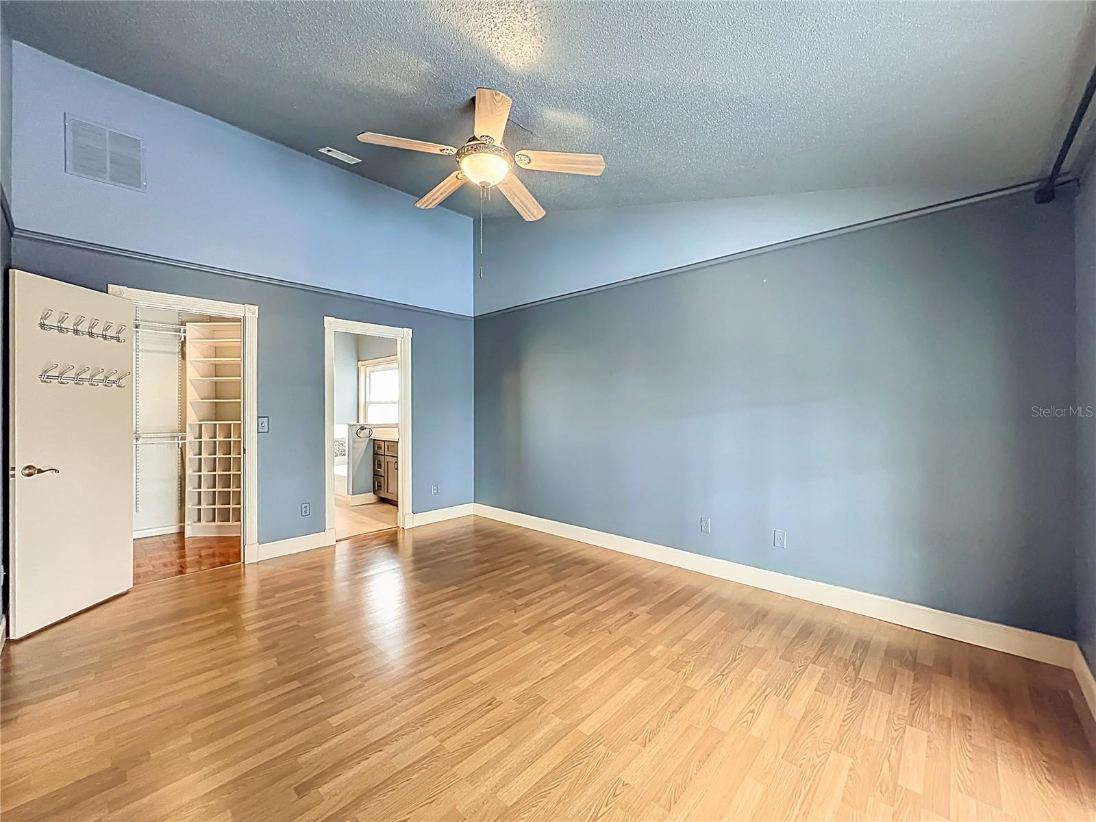 HUNTERS TRACE - Residential