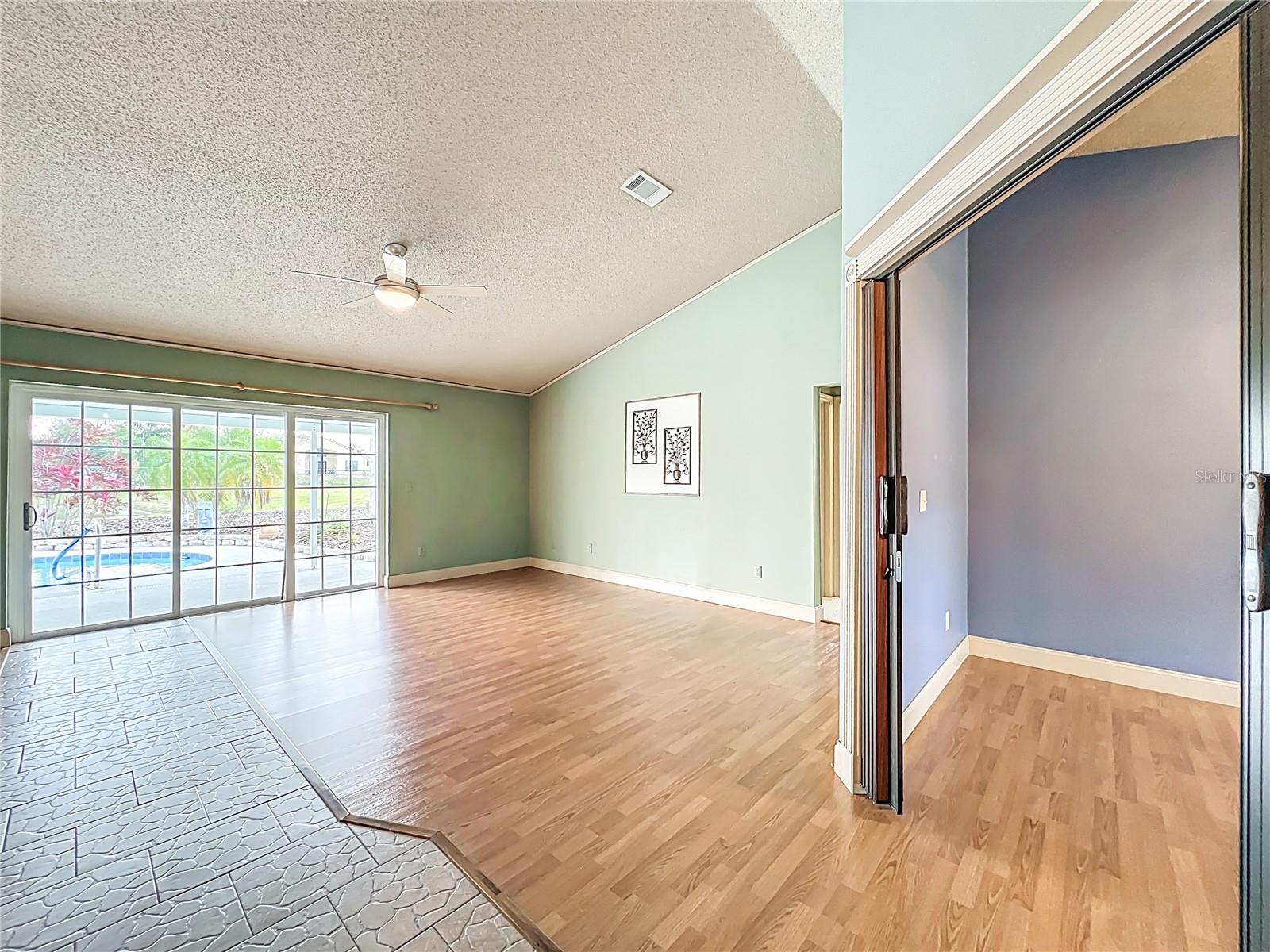 HUNTERS TRACE - Residential