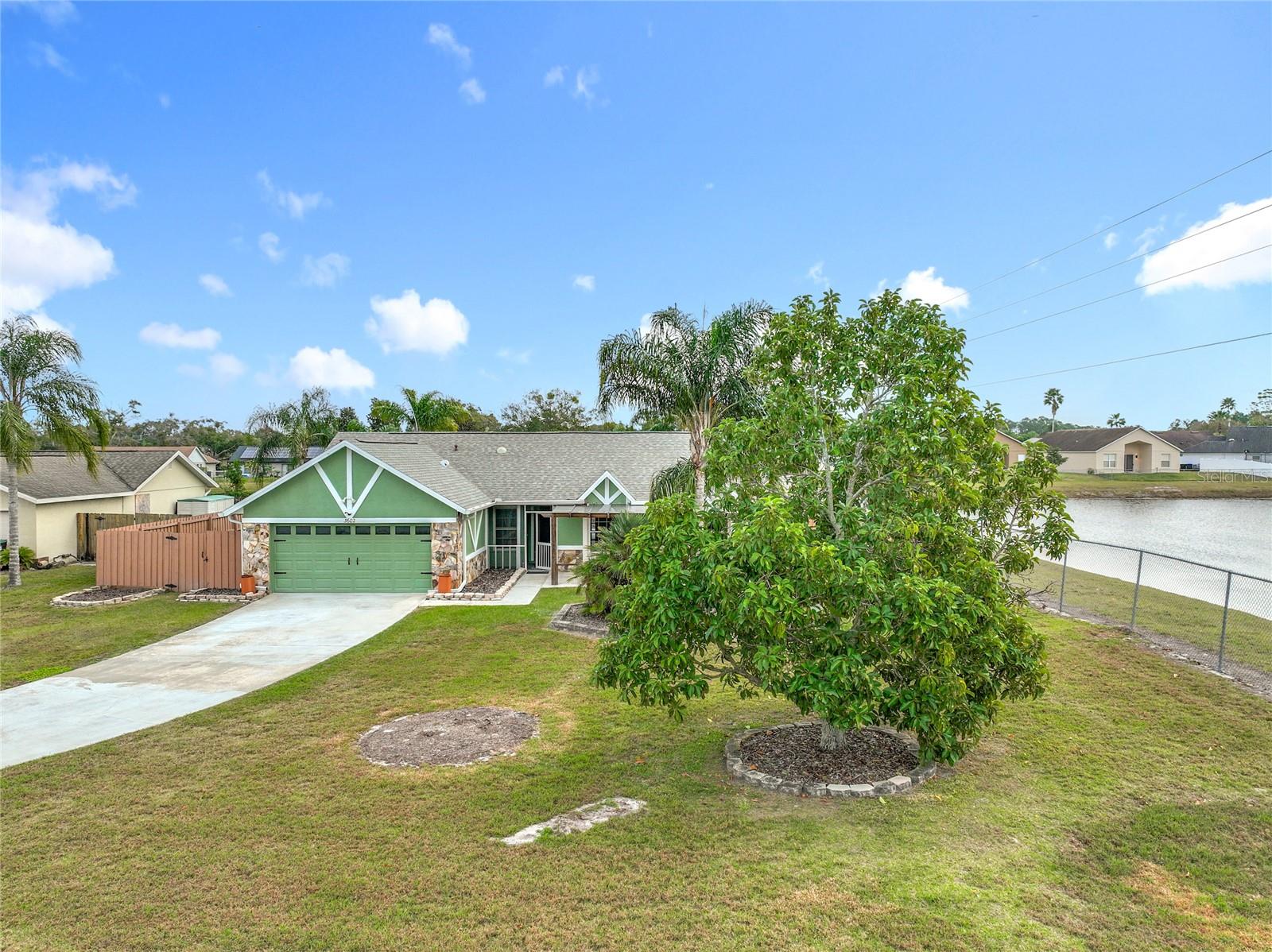 HUNTERS TRACE - Residential