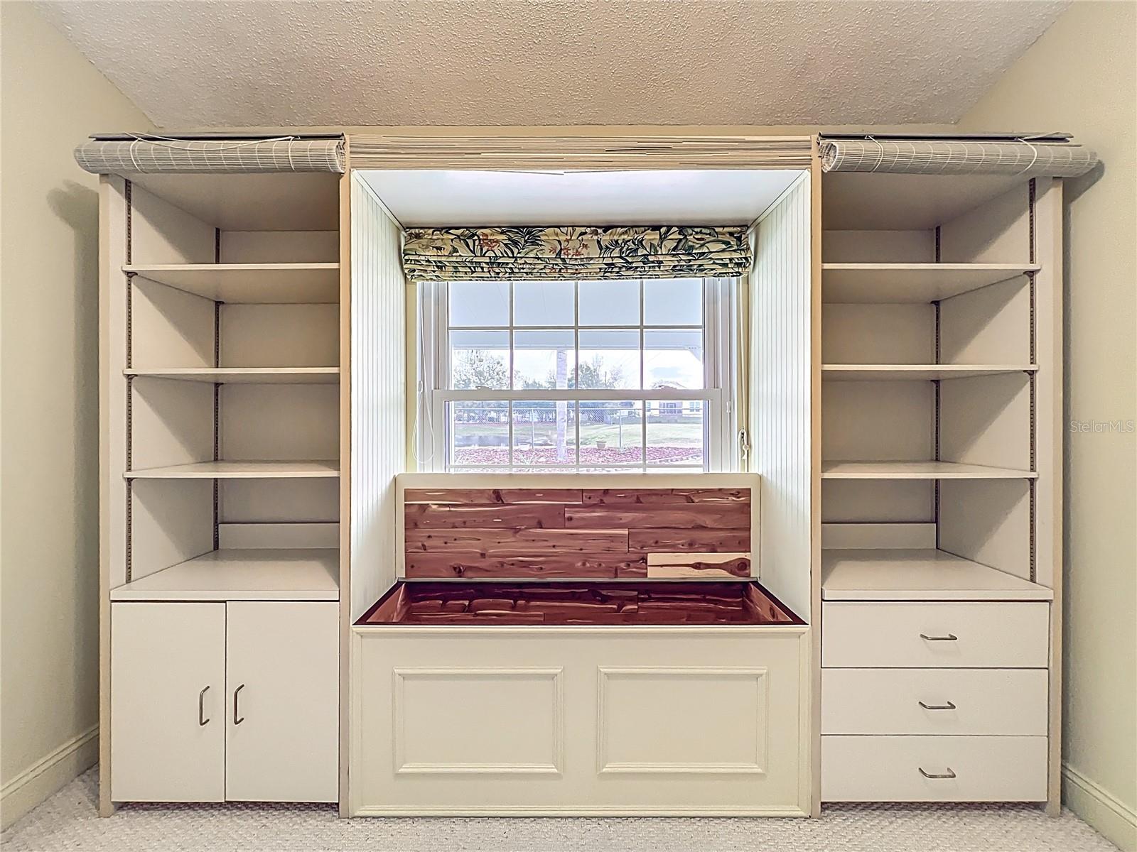 HUNTERS TRACE - Residential