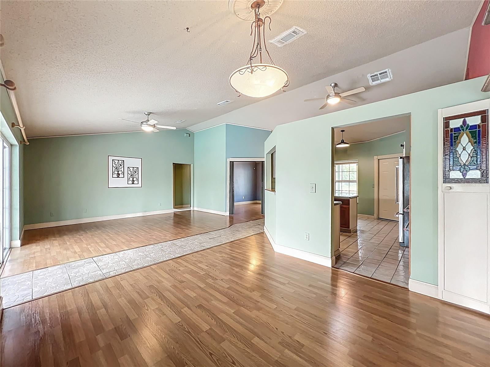 HUNTERS TRACE - Residential