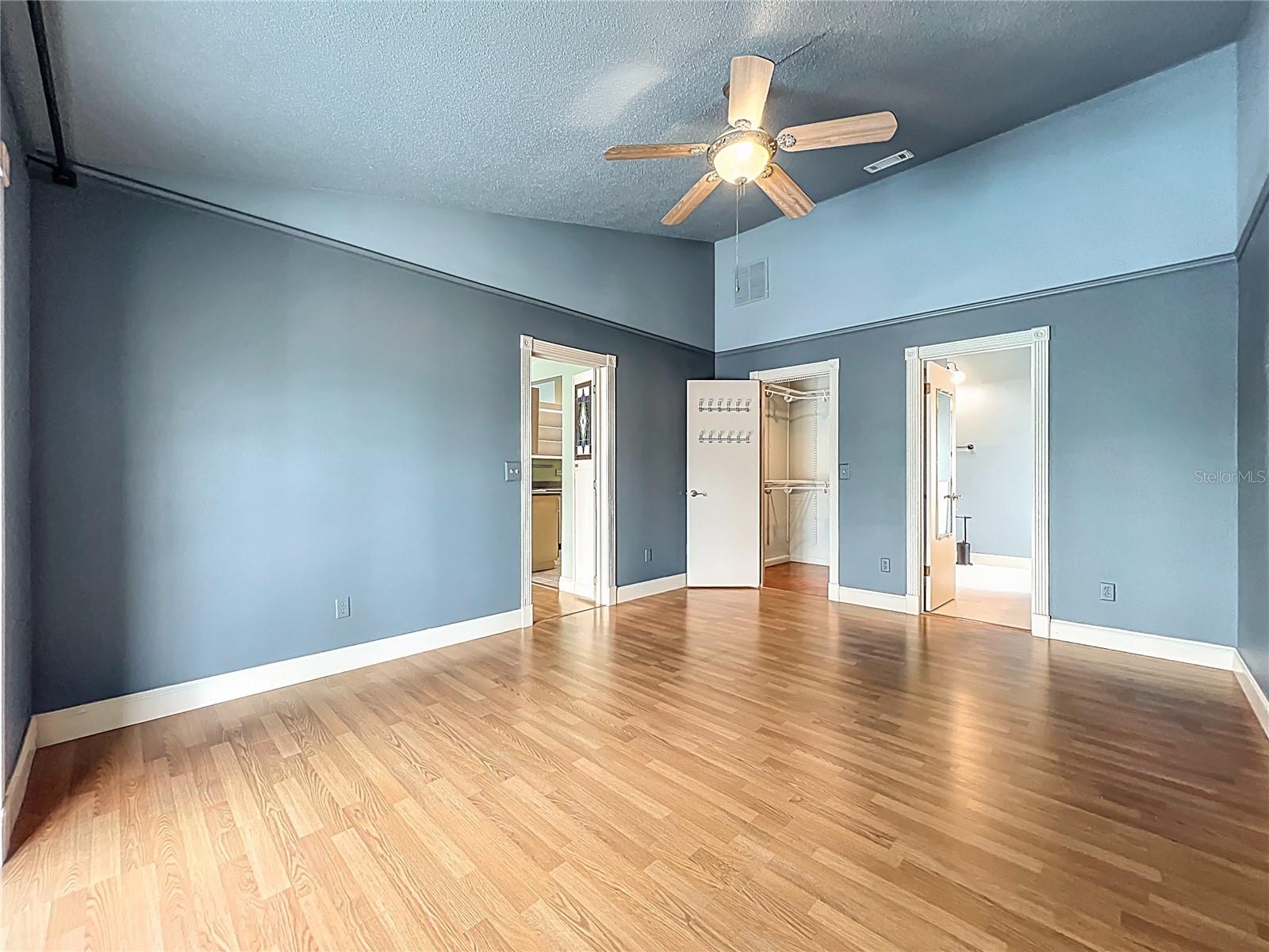 HUNTERS TRACE - Residential