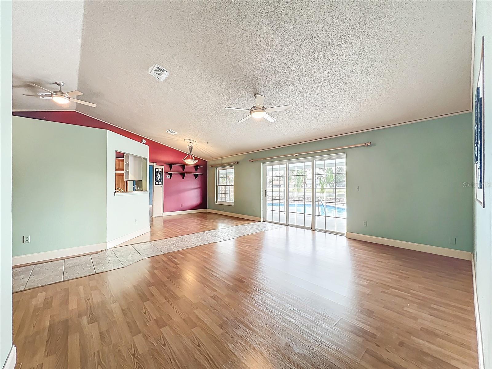 HUNTERS TRACE - Residential