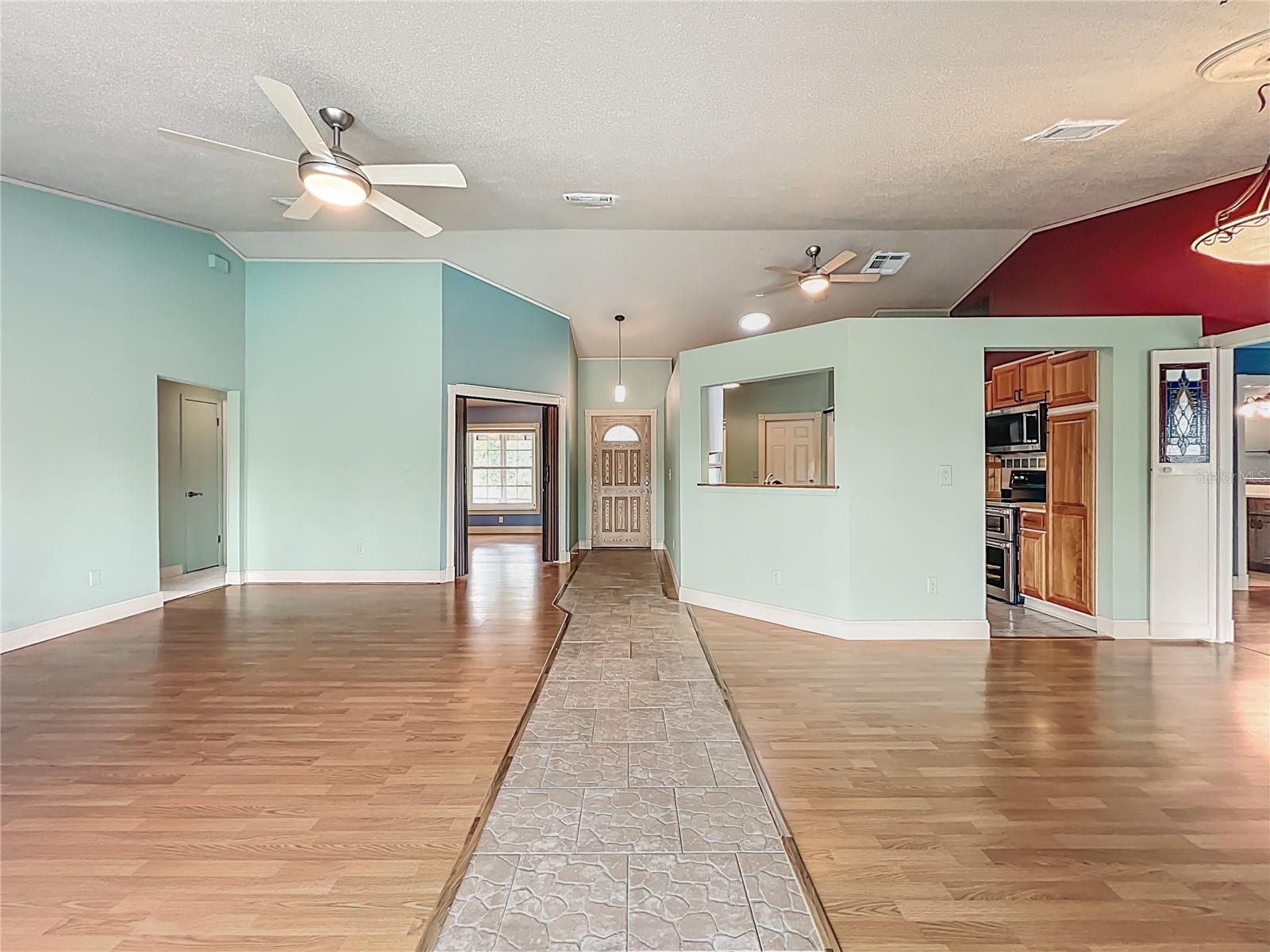 HUNTERS TRACE - Residential