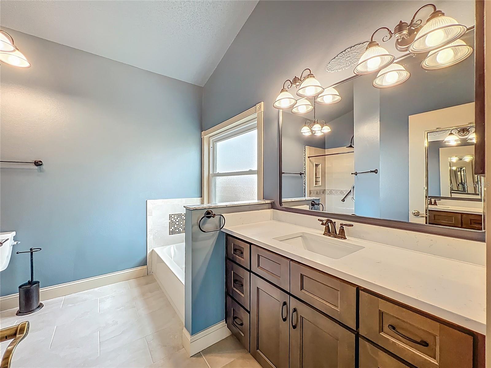 HUNTERS TRACE - Residential