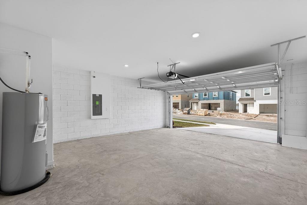 RANCHES/LK MCLEOD III - Residential Lease