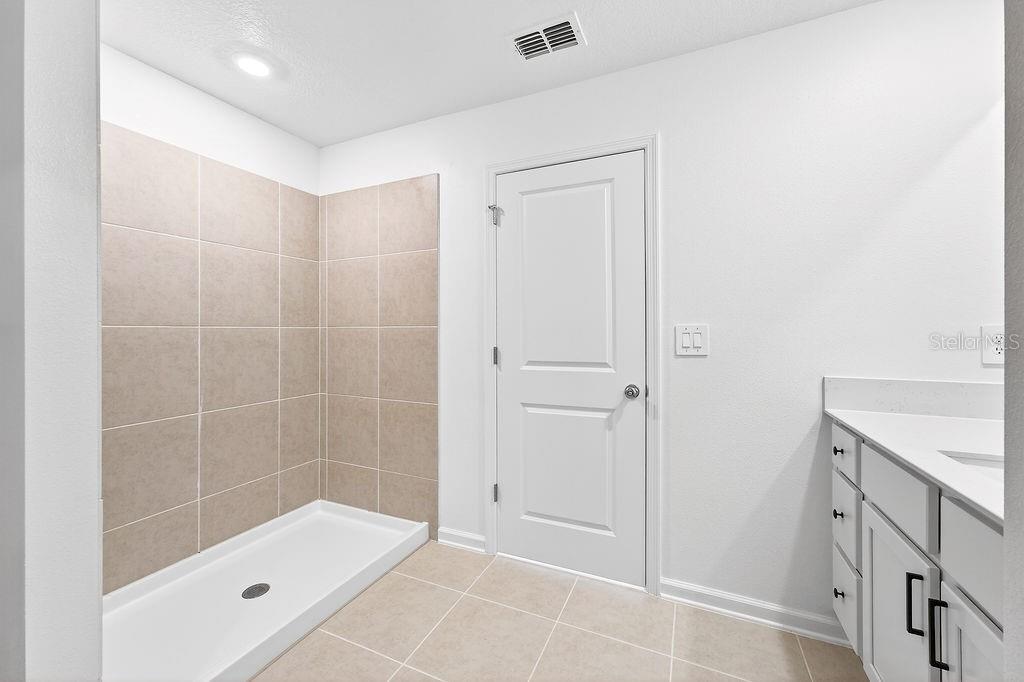 RANCHES/LK MCLEOD III - Residential Lease