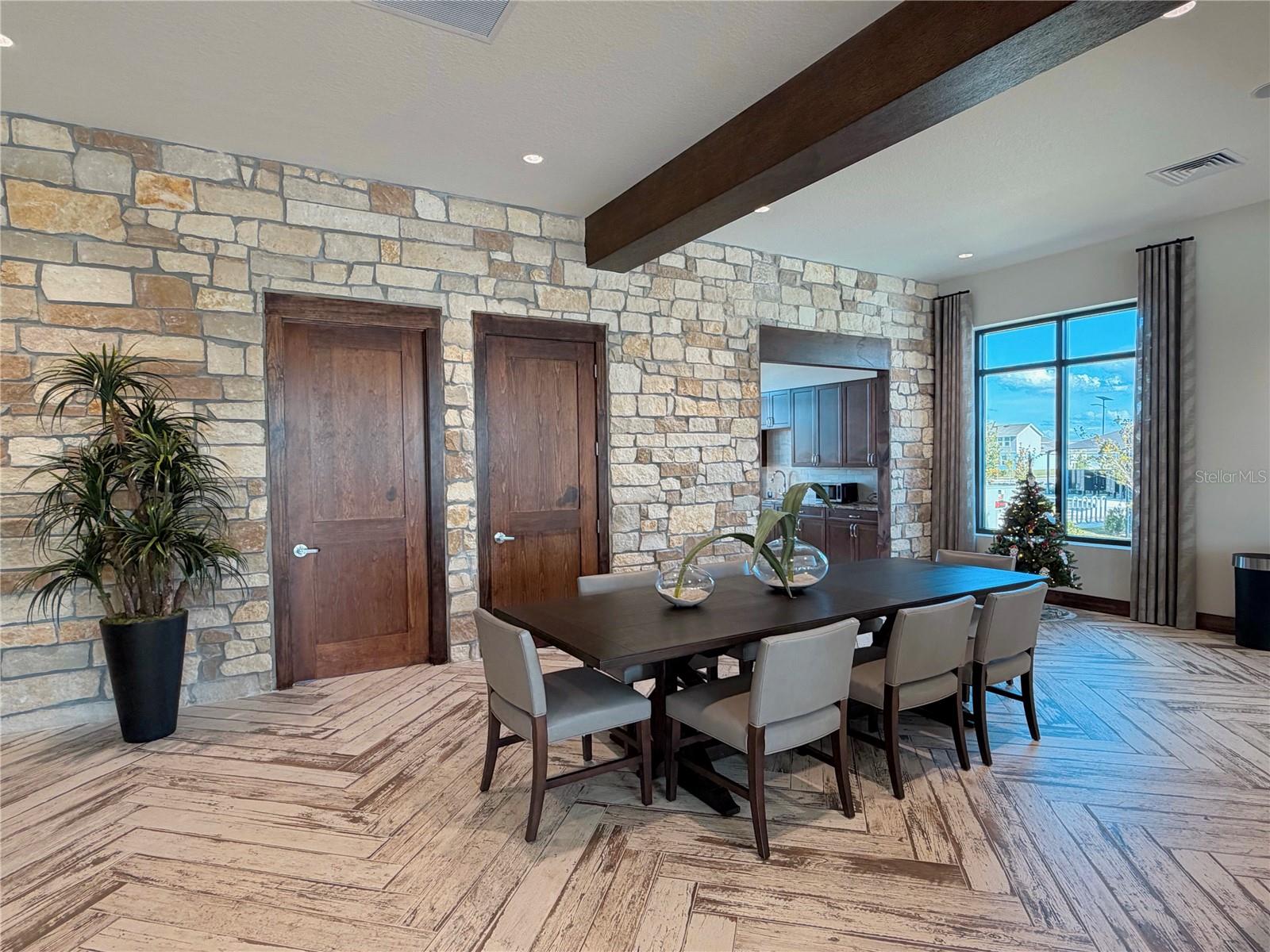 RANCHES/LK MCLEOD III - Residential Lease