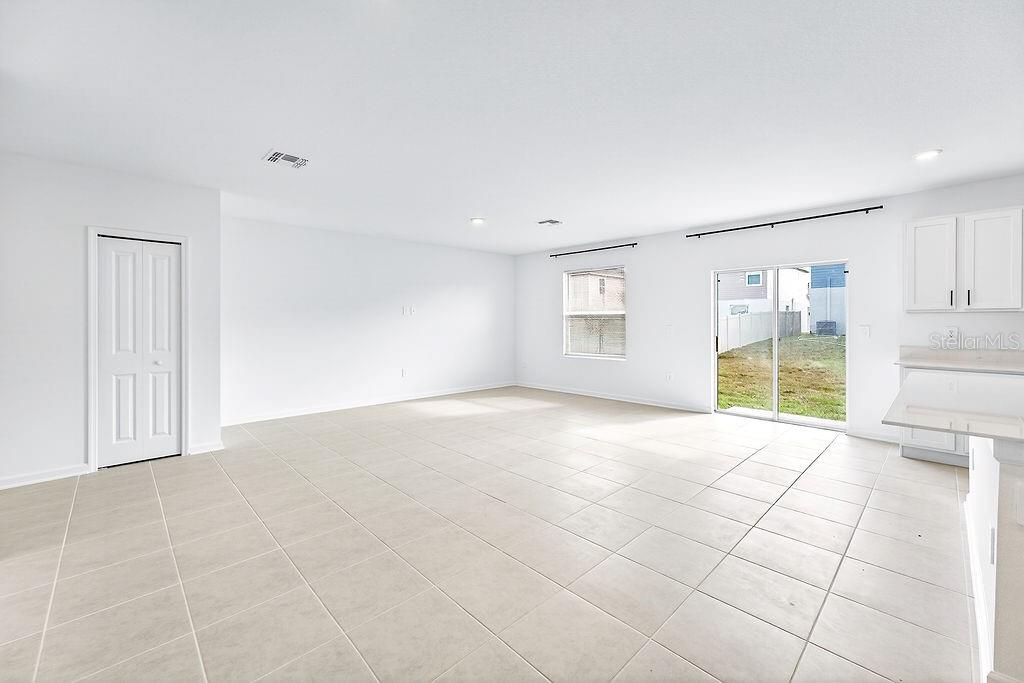 RANCHES/LK MCLEOD III - Residential Lease