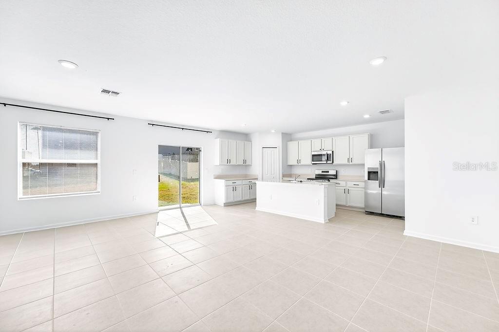 RANCHES/LK MCLEOD III - Residential Lease