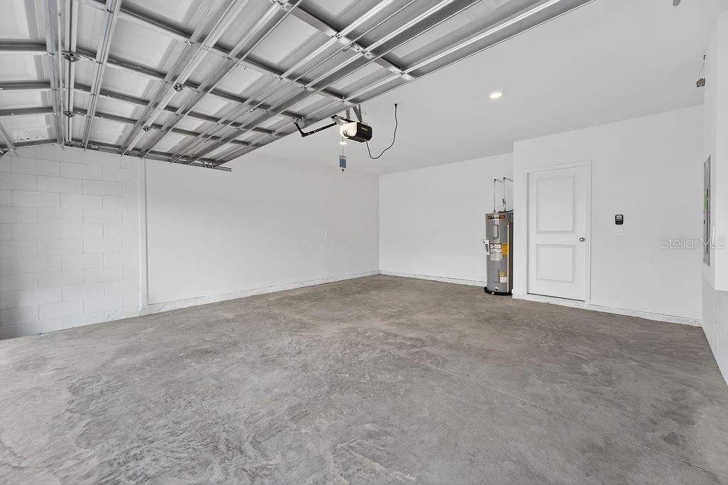 RANCHES/LK MCLEOD III - Residential Lease