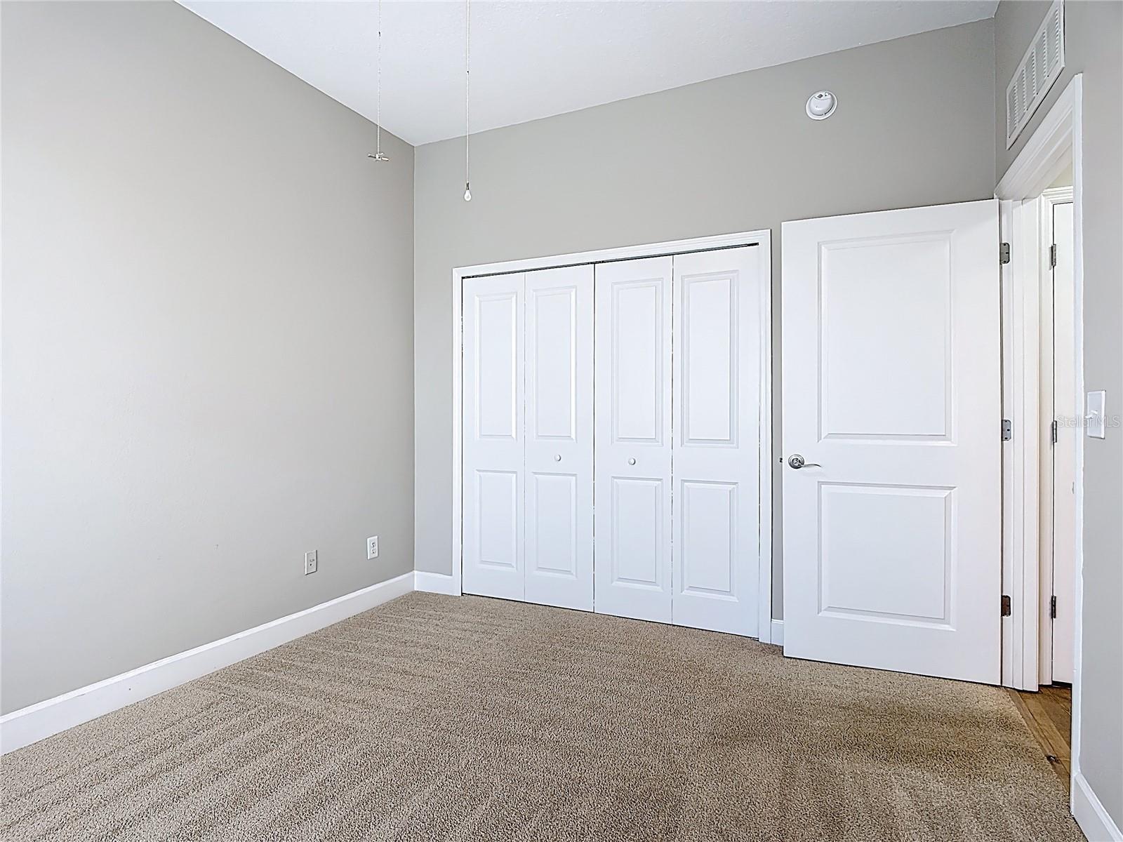 ARTISAN CLUB CONDO PH 2 - Residential