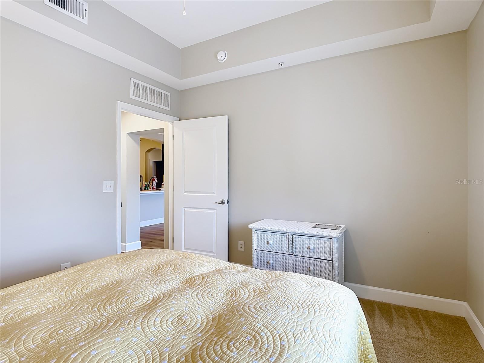 ARTISAN CLUB CONDO PH 2 - Residential