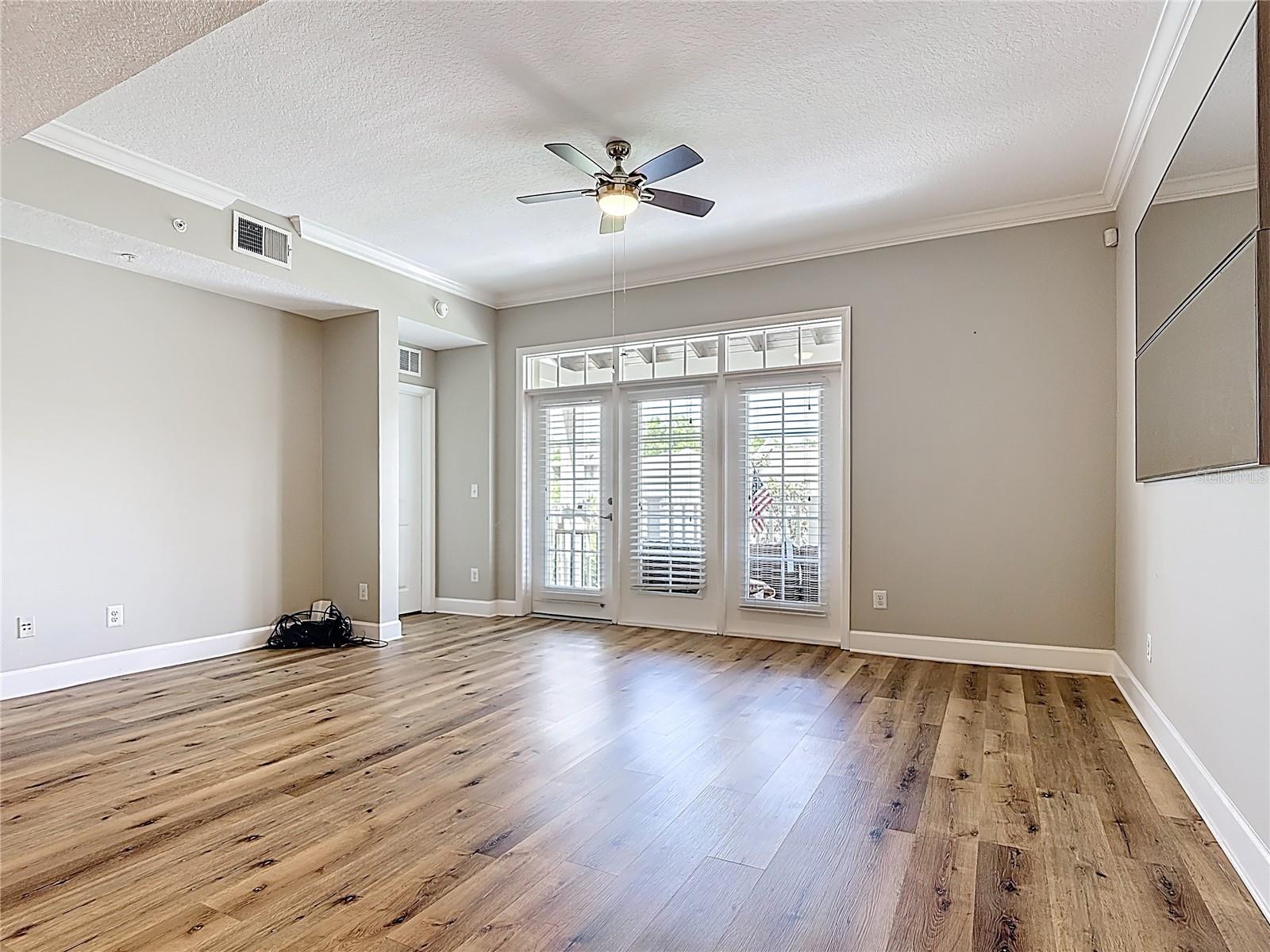 ARTISAN CLUB CONDO PH 2 - Residential