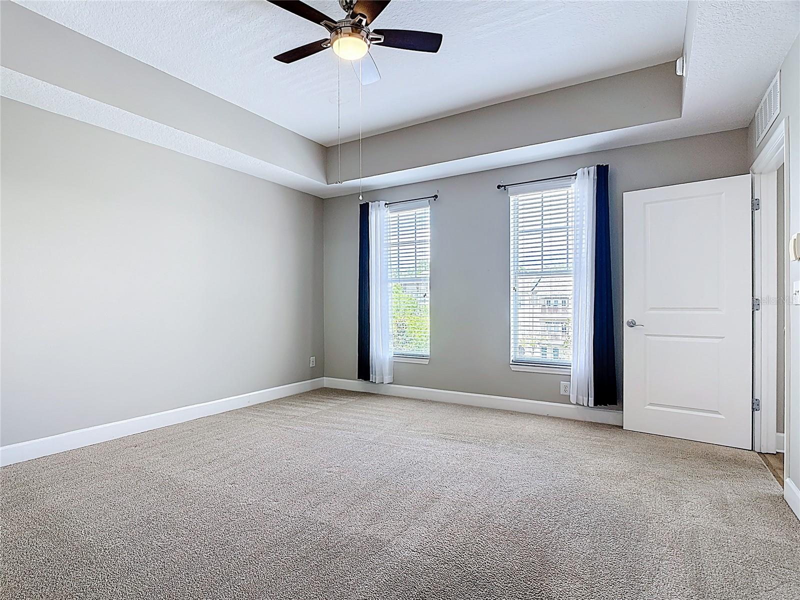 ARTISAN CLUB CONDO PH 2 - Residential