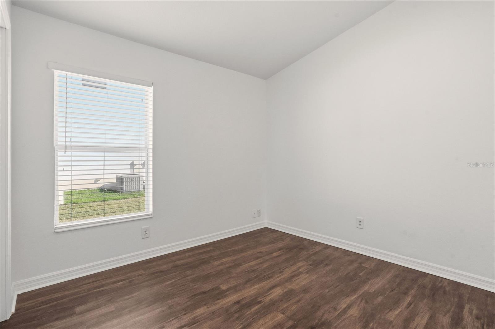 CRYSTAL LAKES - Residential