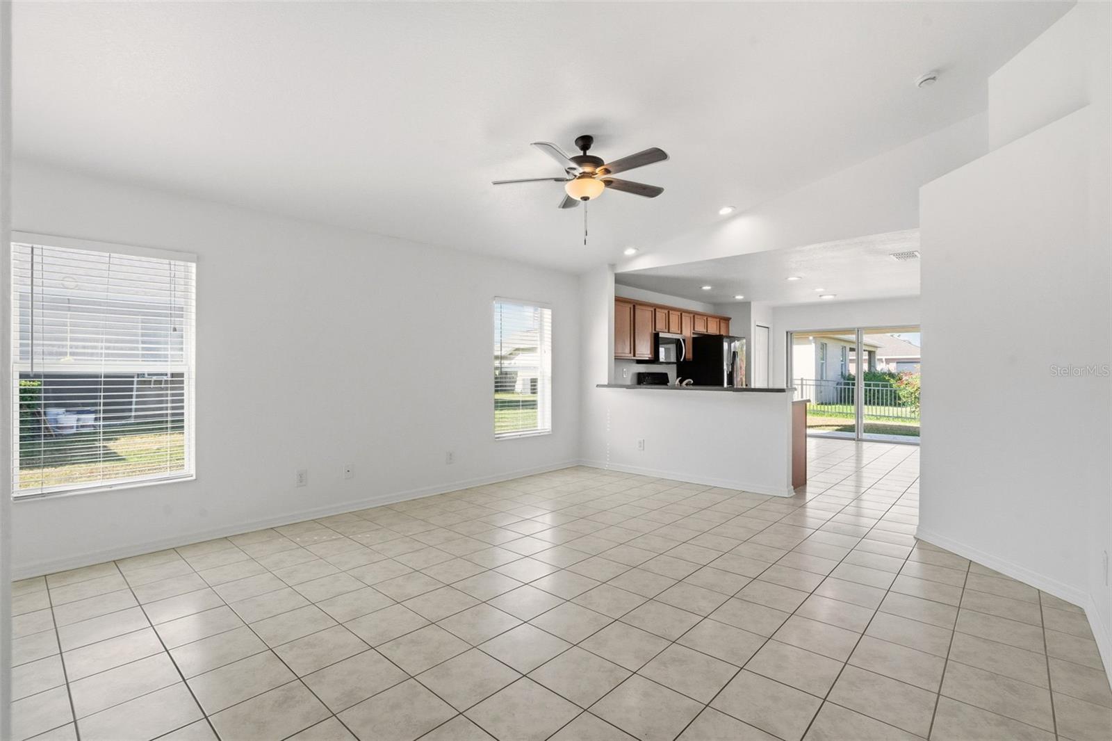 CRYSTAL LAKES - Residential