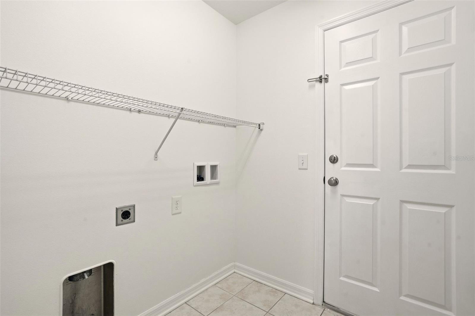 CRYSTAL LAKES - Residential