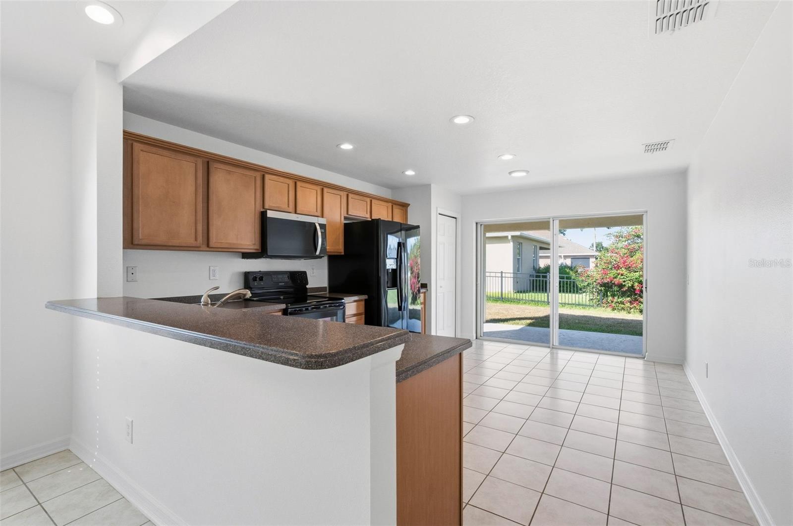 CRYSTAL LAKES - Residential