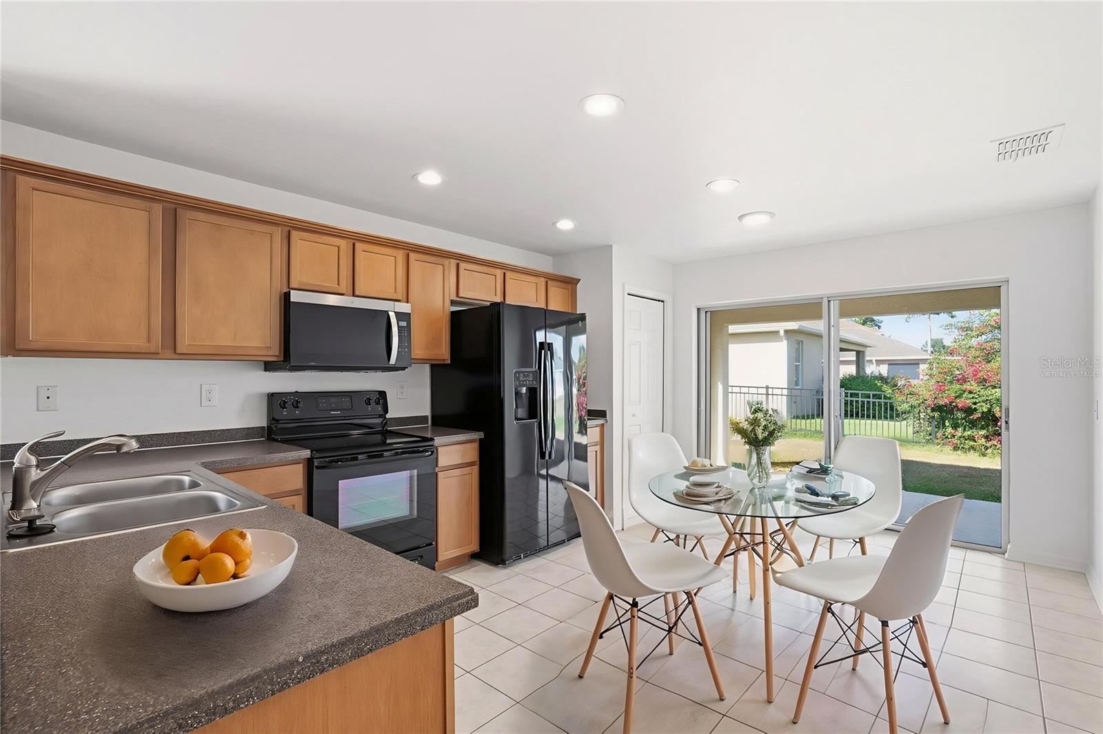 CRYSTAL LAKES - Residential