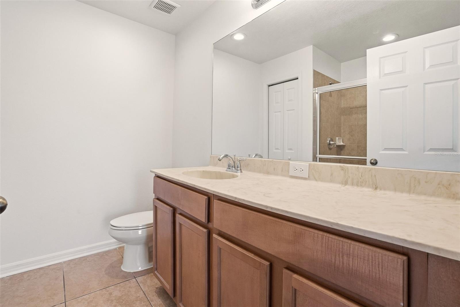 CRYSTAL LAKES - Residential