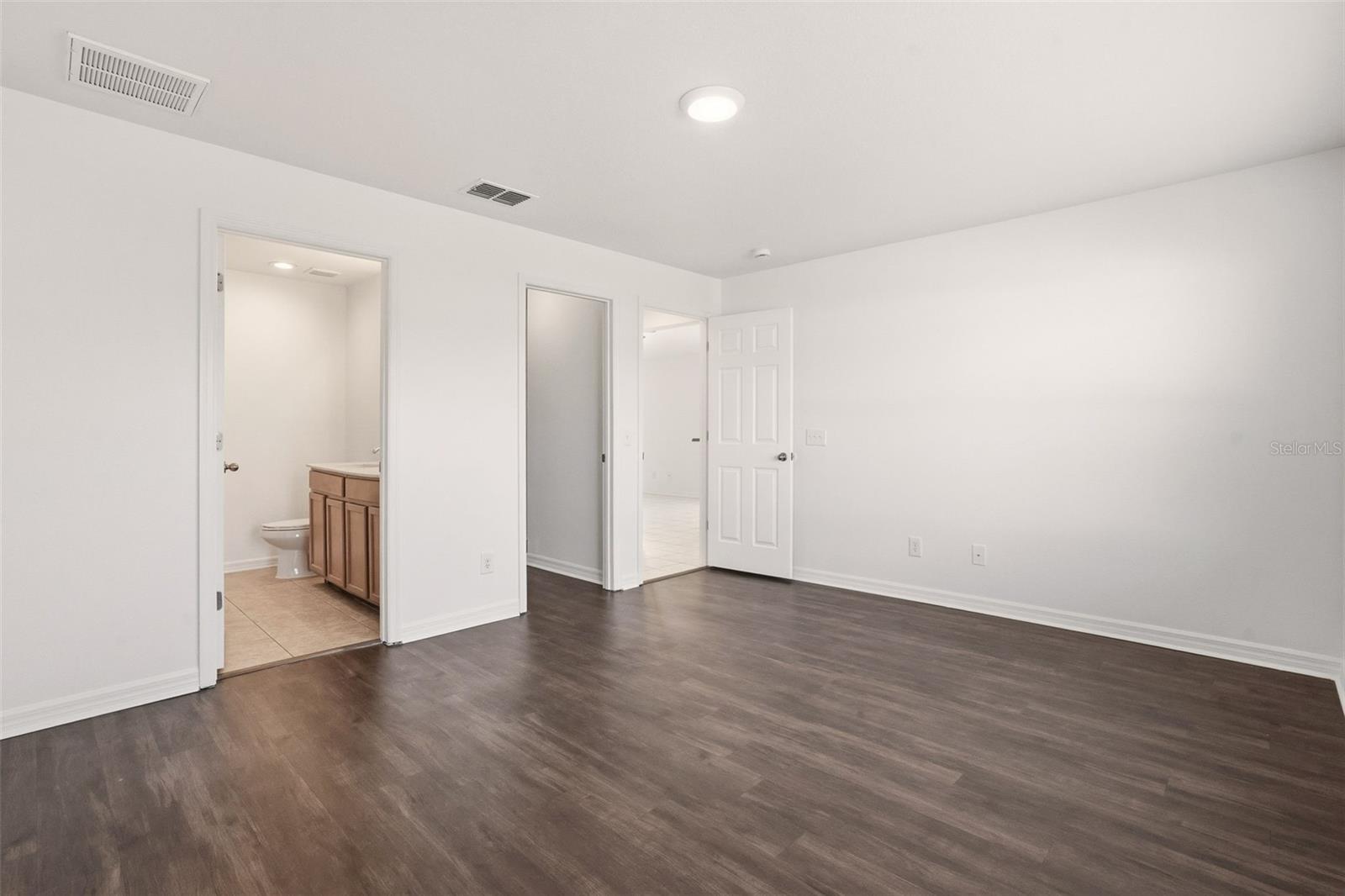 CRYSTAL LAKES - Residential