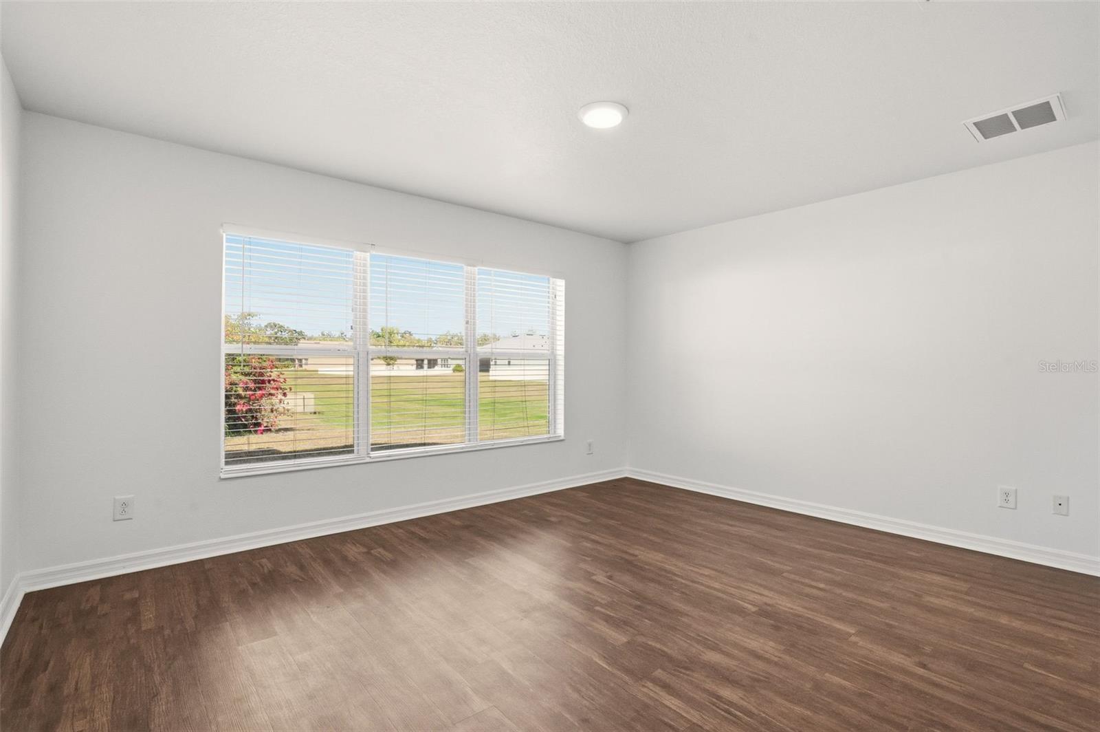 CRYSTAL LAKES - Residential