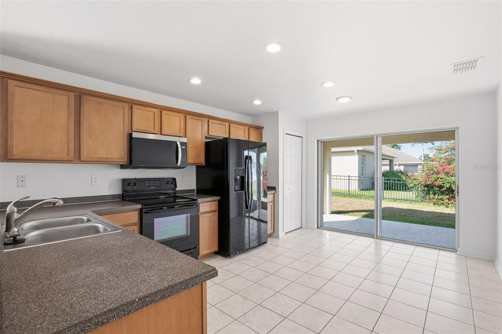 CRYSTAL LAKES - Residential