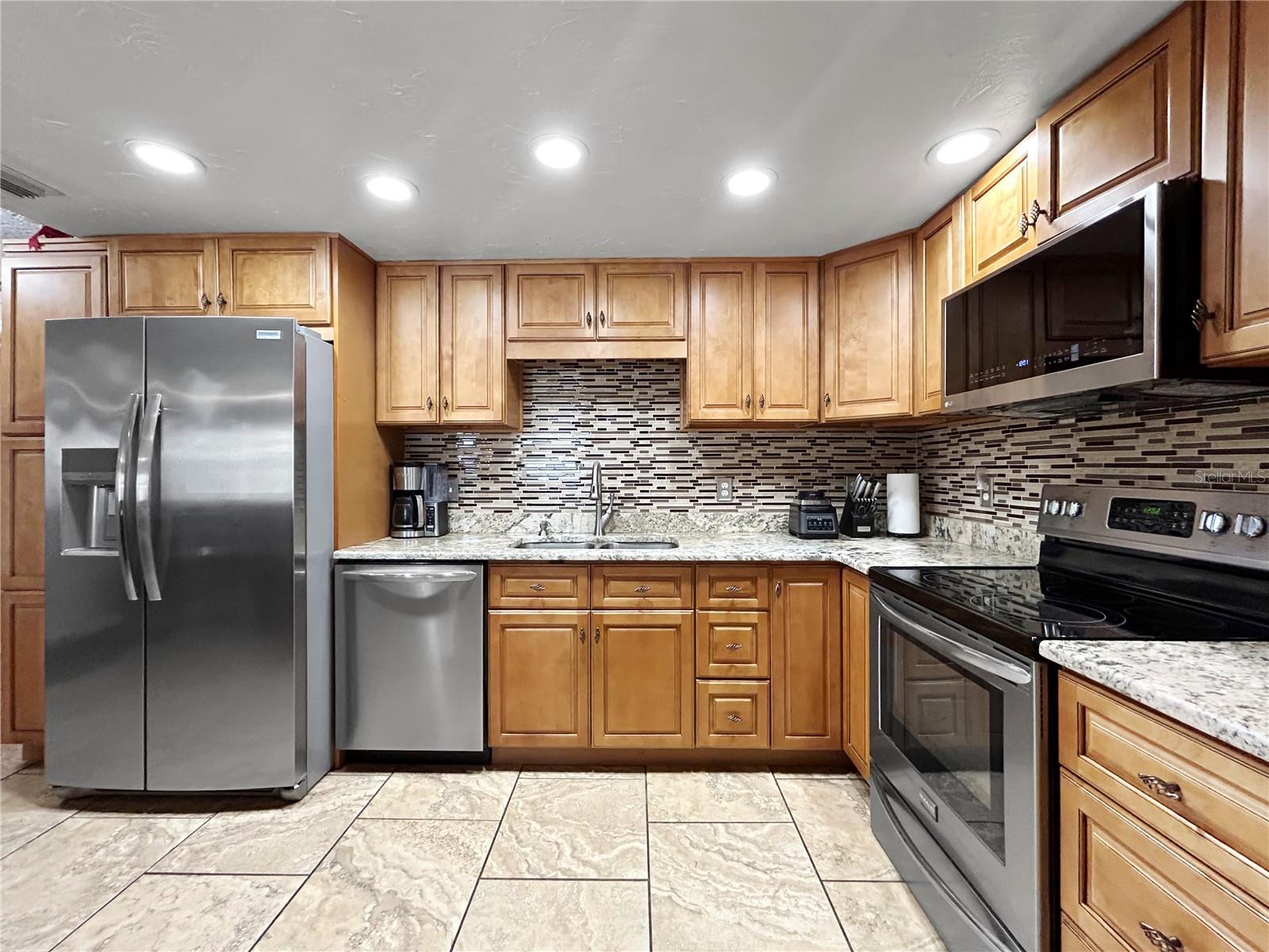 BAYSHORE GARDENS - Residential