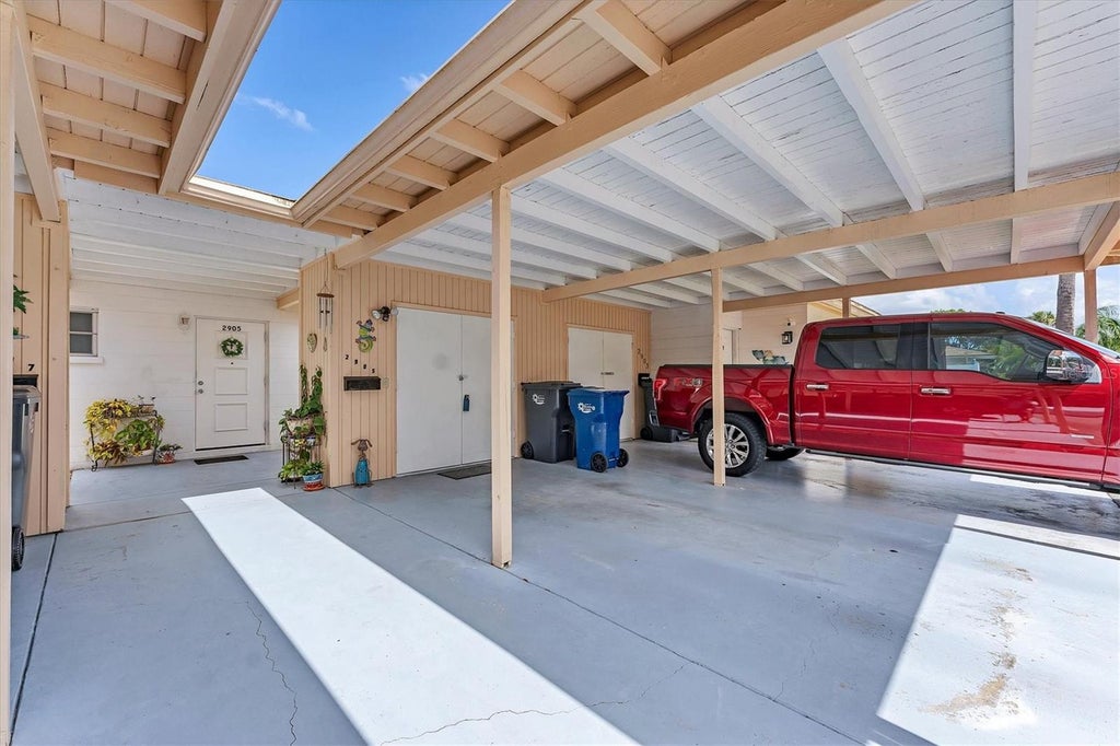 Photo of 2905 51st Avenue W, Bradenton, FL 34207 (MLS # A4709520)