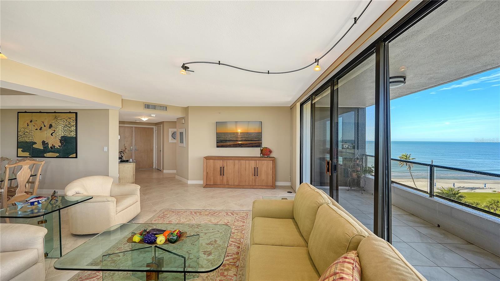 585 SANCTUARY DRIVE B502