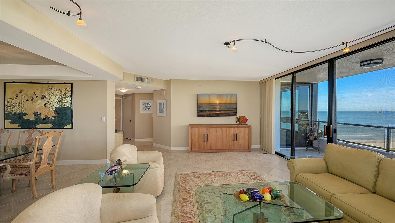 585 SANCTUARY DRIVE B502